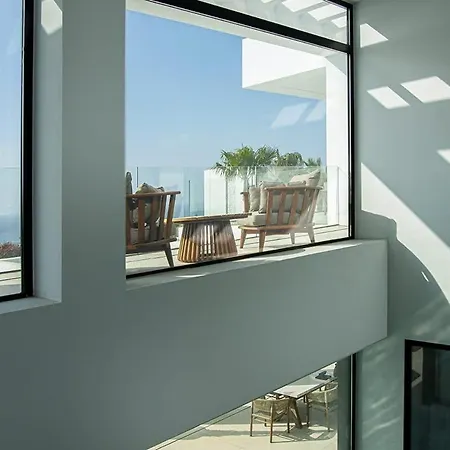 Aria Contemporary Luxury In Paradise Βίλα Εστεπόνα